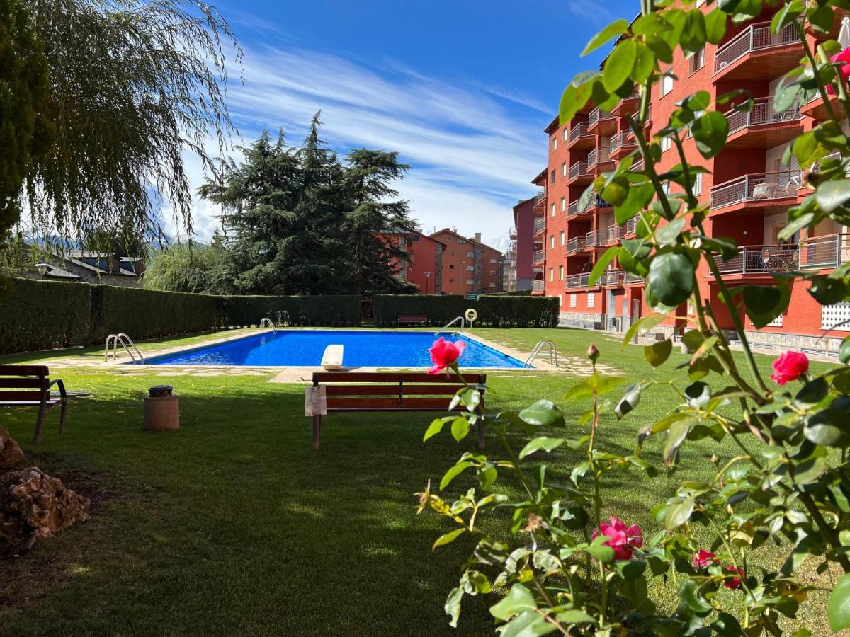 Piso Puigcerda Vistas Y Piscina Lejlighed Eksteriør billede